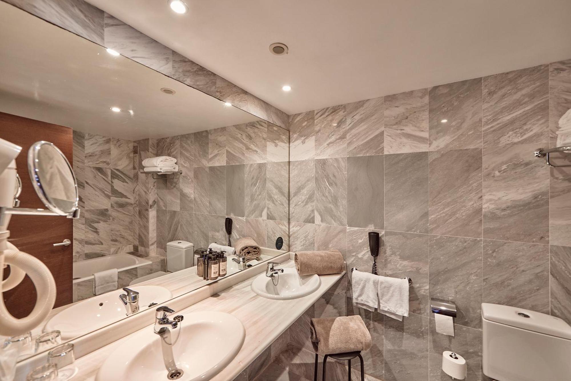 Superior Double or Twin Room with Sea View - Spa Access Not Included